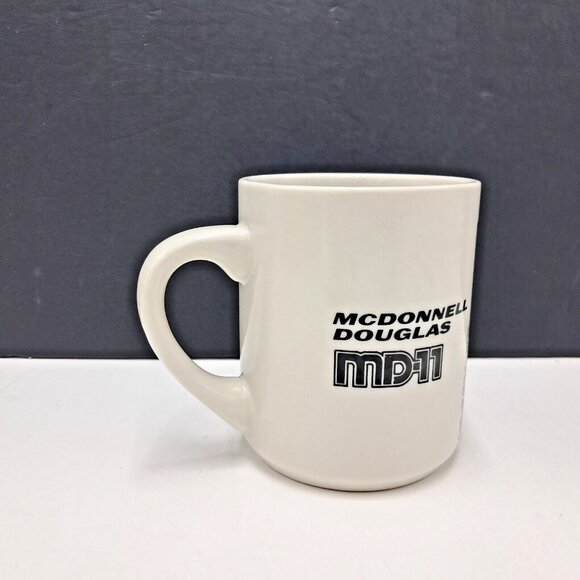 MD-11 McDonnell Douglas Mug -1989 Lion Marketing-Atlanta Georgia - Picture 2 of 5